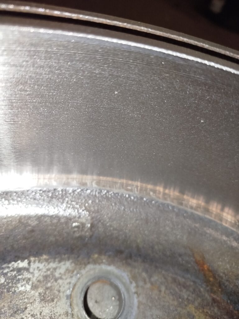 Detailaufnahme der Oberfläche nach der mechnaischen Bearbeitung