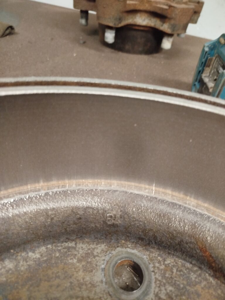 Fertig ausgespindeltes Werkstück - Detailaufnahme der Innenseite mit sichtbarer Lötnaht